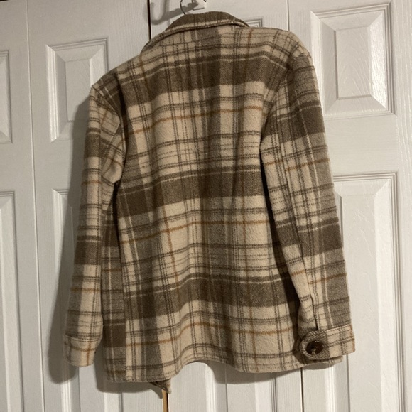 Shacket - Picture 8 of 8